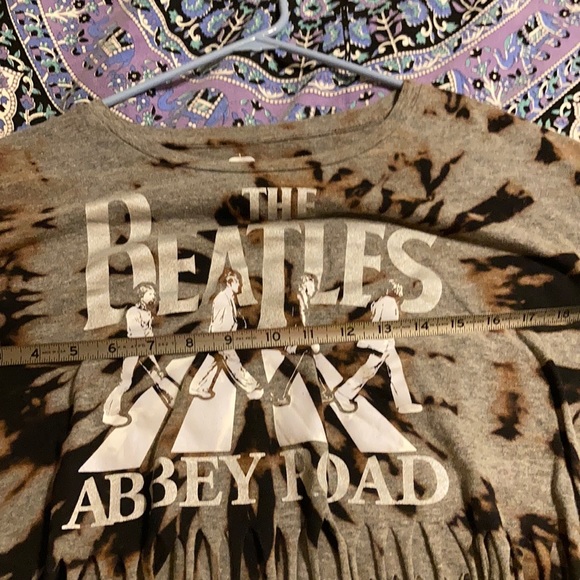 5/$20💖The Beatles 🍏 Fringe bleach dyed crop top - Picture 5 of 6